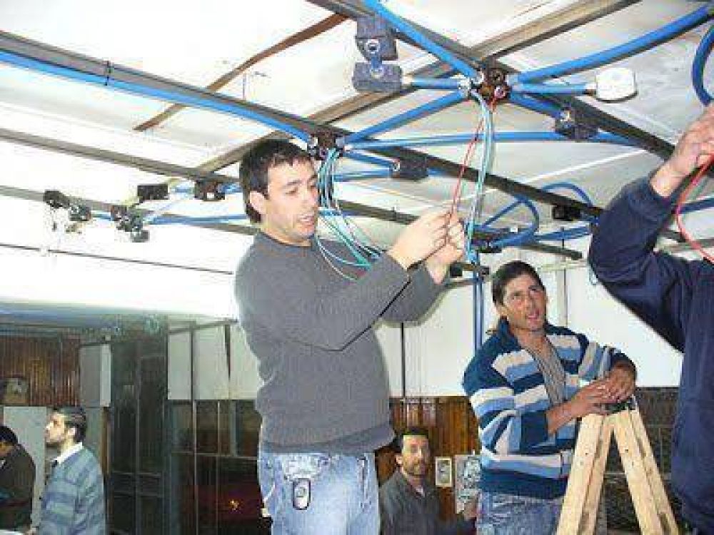 Cursos del C.F.P N� 401 en Oriente y Marisol