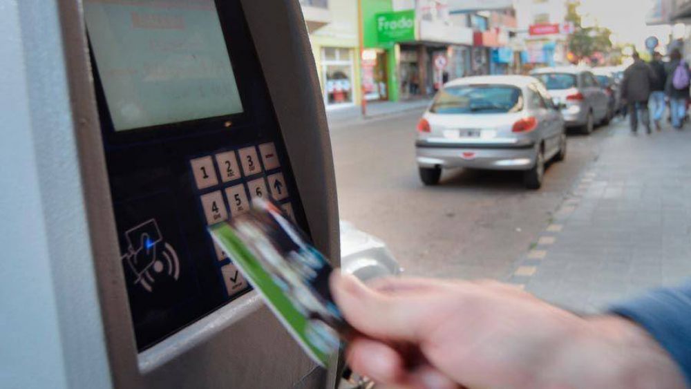 En casi un mes, apenas 2 residentes del centro se anotaron para poder estacionar sin pagar