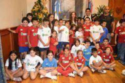 La Gobernadora recibi� a ni�os de colonia de vacaciones