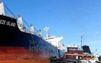 Choque de barcos en R�o Paran�: Contin�an los trabajos para impedir dispersi�n de combustible