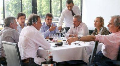 Los patitos en fila en el Frente Renovador: �Qu� les dijo Massa a sus candidatos?