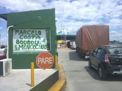 Demoras en Desaguadero por protesta de Iscamen