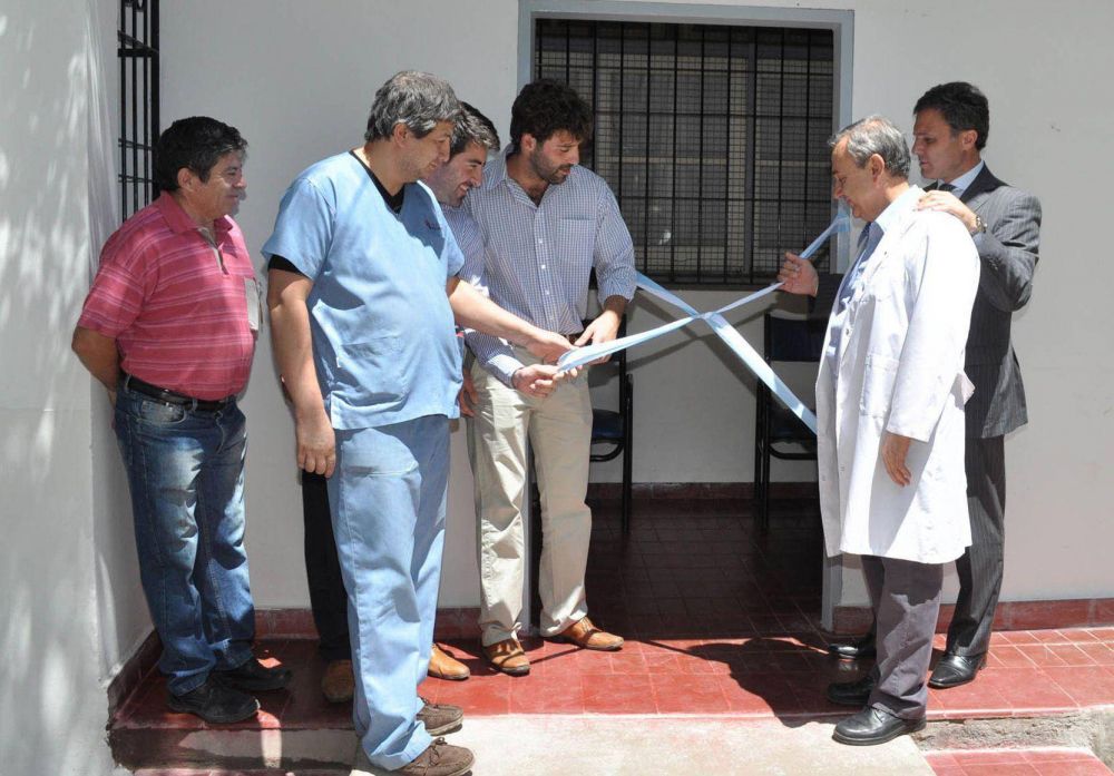 Roby inaugur� distintas obras en el hospital Lencinas
