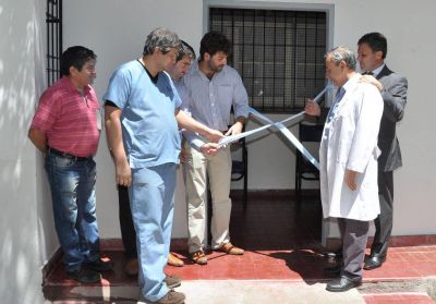 Roby inaugur� distintas obras en el hospital Lencinas