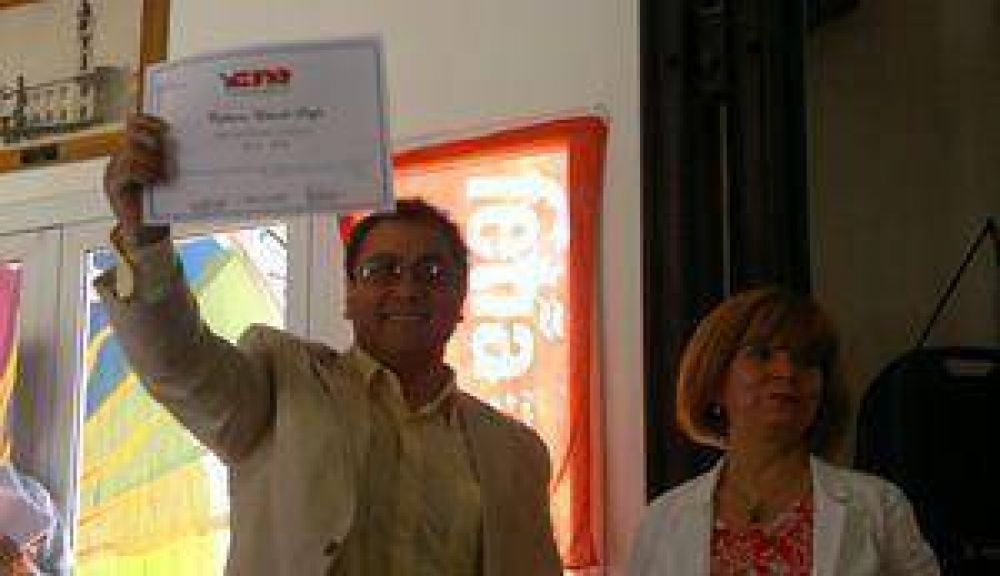  Autoridades locales: Sergio Calder�n, asumi� al frente CTA de los trabajadores