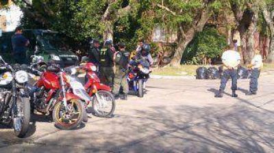 Control y fiscalizaci�n de motos y autos en la Plaza del Maestro