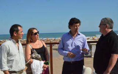 Elecciones 2015: Posse recorri� Necochea y critic� la gesti�n de Scioli