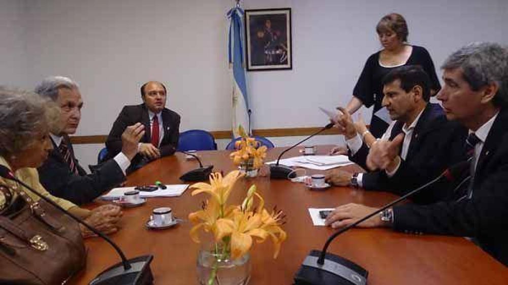 Mongel� integra la Comisi�n Parlamentaria de Amistad con la UNASUR