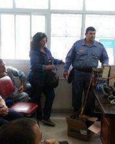 Pirotecnia: Charla de bomberos a personal de Bromatolog�a