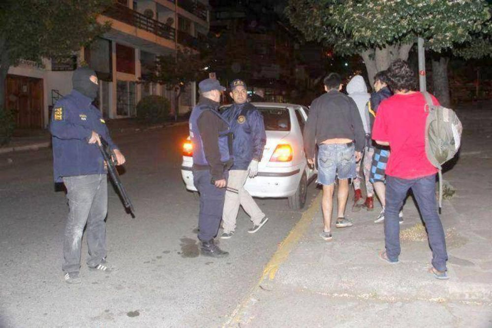 Detenidos por vender droga en el centro