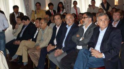La UCR present� su modelo de desarrollo