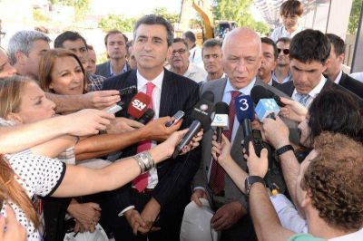 Antonio Bonfatti neg� que le hayan ofrecido compartir la f�rmula presidencial con Florencio Randazzo