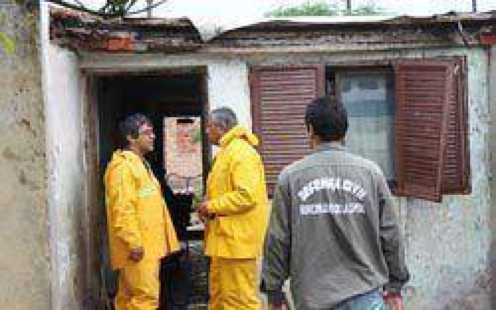 Defensa Civil contin�a en alerta por las lluvias en la capital