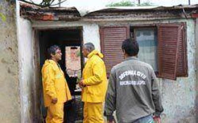 Defensa Civil contin�a en alerta por las lluvias en la capital