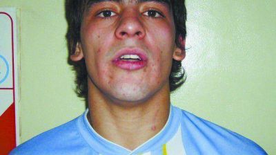 Presos intentaron tomar de reh�n a un polic�a y uno escap� esposado