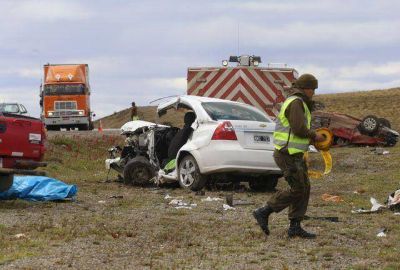 Un muerto y siete heridos en un accidente al sur de Monte Aymond