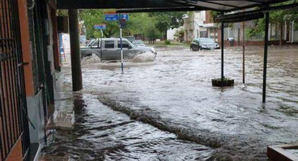 Con apenas 44 mil�metros de lluvia la ciudad volvi� a taparse de agua