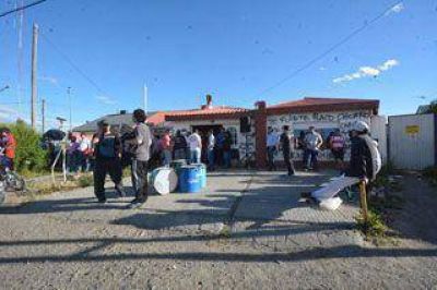 Petroleros reclaman liquidaci�n de horas extra y frenan la producci�n