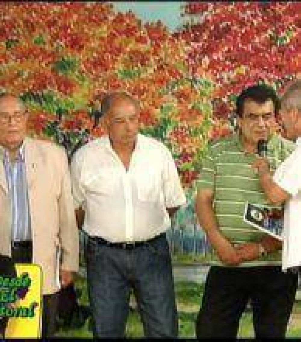 Gesto solidario de autores y editor de un libro formose�o
