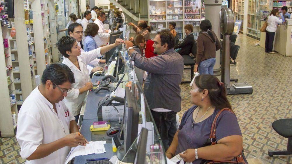 Empleados de farmacias amenazan con un paro