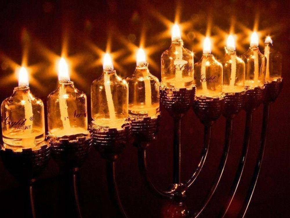 Los judíos celebran la janucá