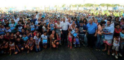 Poggi entreg� 500 viviendas m�s a familias de Villa Mercedes y super� la n�mero 5000 de su gesti�n