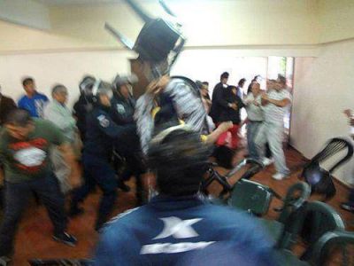 Escandalosa sesi�n en el Concejo Deliberante para aprobar el presupuesto y los tarifazos