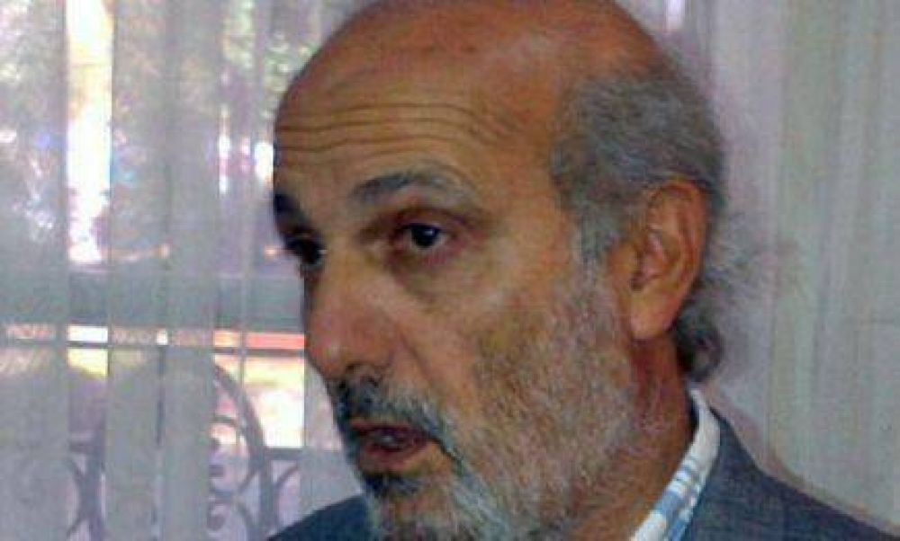 Jacobo cierra el a�o como el ministro m�s resistido en el gabinete de Closs 