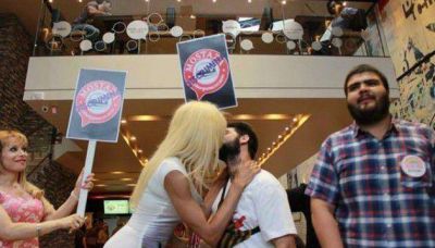 La flamante Defensor�a LGBT ya recibi� casi cien denuncias
