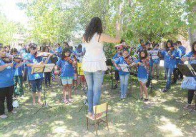 M�sica y canto para alegrar a los pacientes del hospital 