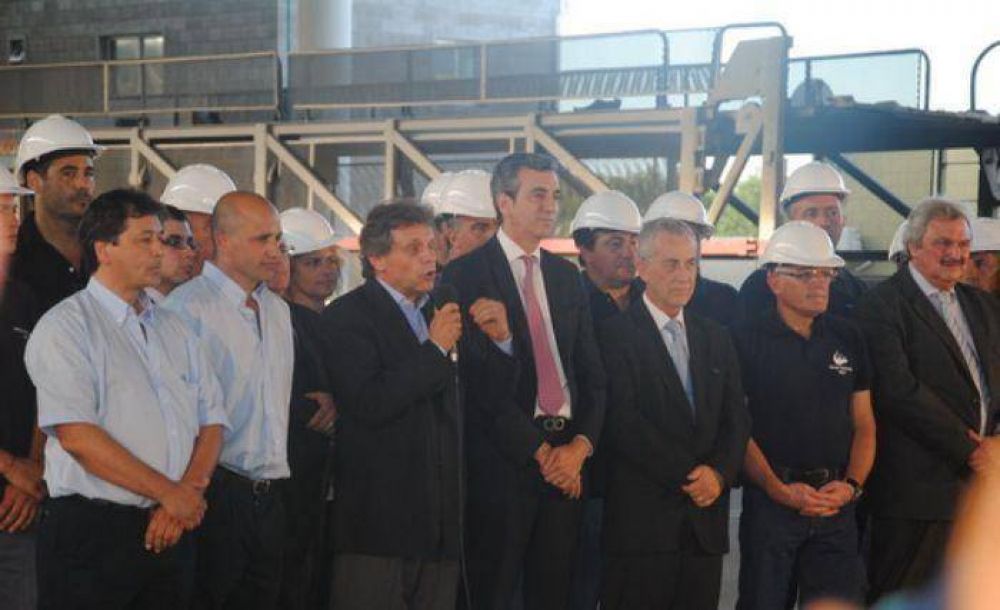 De Cristina a Pulti: �Te mandamos gente en auto, tren y avi�n, no te pod�s quejar Gustavo�