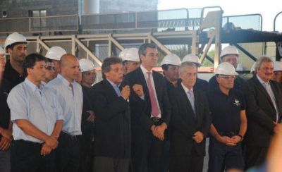 De Cristina a Pulti: �Te mandamos gente en auto, tren y avi�n, no te pod�s quejar Gustavo�