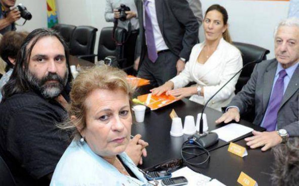 Paritarias: Docentes rechazaron la primera oferta salarial