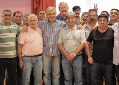JULI�N DOM�NGUEZ DIJO EN Z�RATE QUE QUIERE SER CANDIDATO