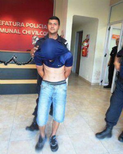 Golpe� a un joven en la cabeza con un objeto de hierro y fue detenido