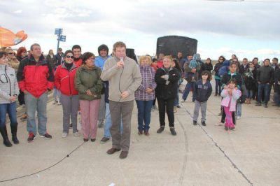 El intendente Melella encabez� la apertura de las primeras calles pavimentadas en Chacra XIII