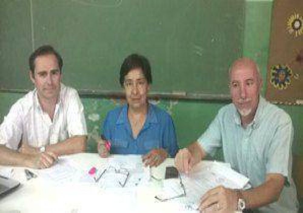 31 escuelas juninenses recibieron 80 mil pesos