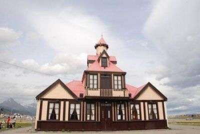 Se festeja un nuevo aniversario de la reconstrucci�n de la Casa Beban