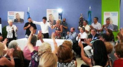 M�nica L�pez y Gustavo Posse siguen mostr�ndose juntos, esta vez en Avellaneda