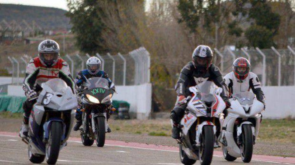 Las Motos de Velocidad cerrar�n el domingo su primer campeonato