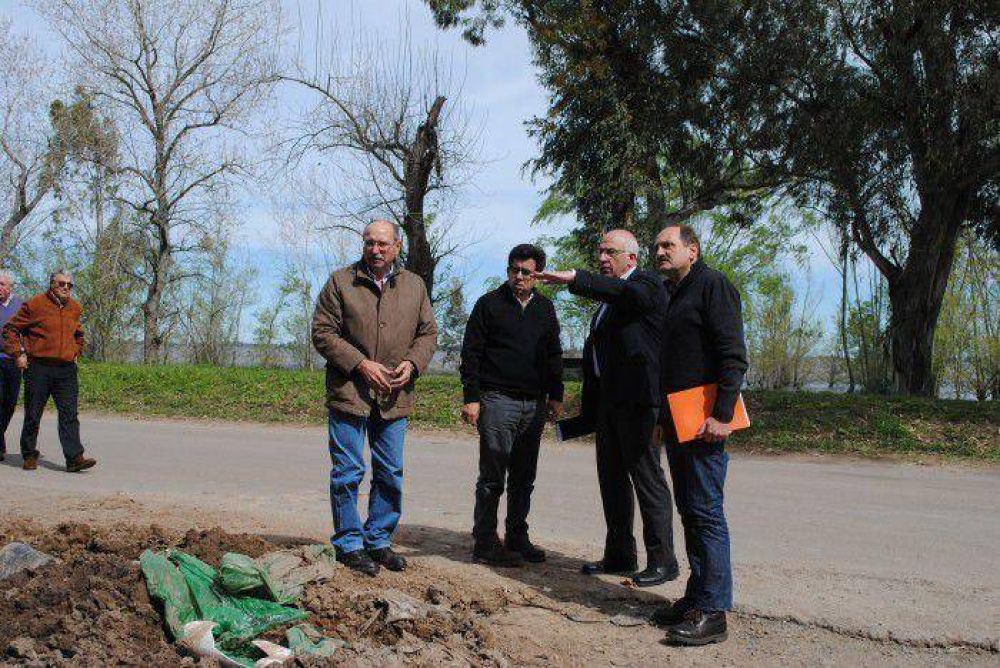 Recuperaci�n de murallas ribere�as y ejecuci�n de estaciones de bombeo
