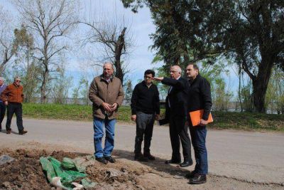 Recuperaci�n de murallas ribere�as y ejecuci�n de estaciones de bombeo