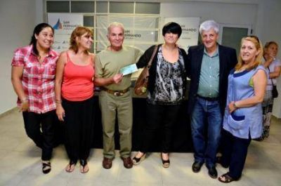 Luis Andreotti entreg� subsidios a 24 Centros de Jubilados de San Fernando 