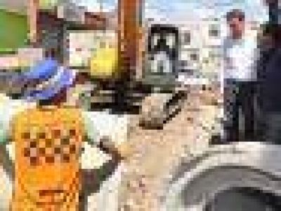 El Municipio construye un desag�e pluvial en Jos� Le�n Su�rez