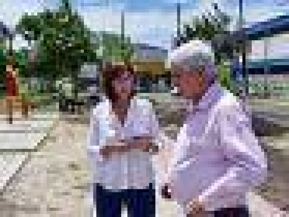 El intendente Andreotti supervis� la renovaci�n de las plazas Don Mariano y Manuel Belgrano