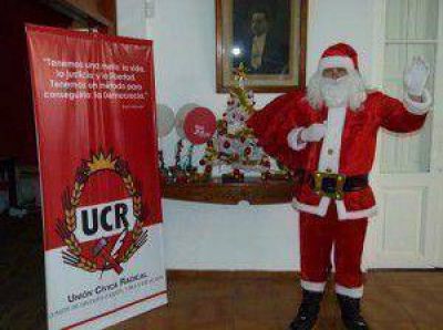 Juventud Radical: Recorrida de Pap� Noel por Areco