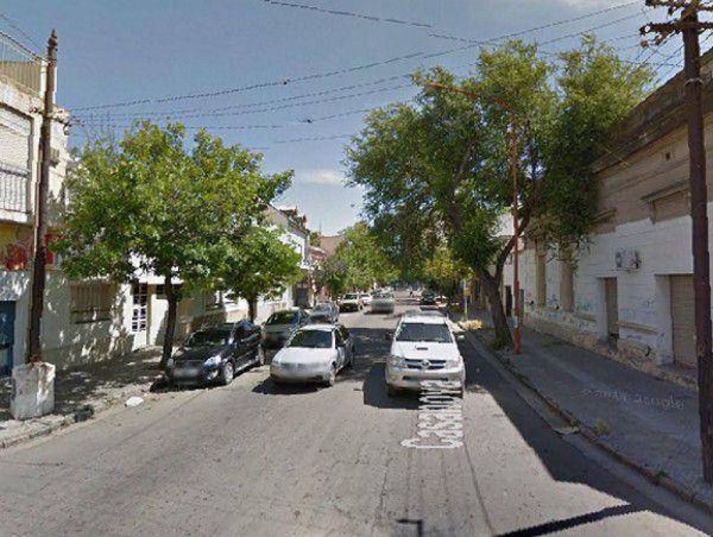 Estaban en un velorio y les robaron $9 mil de una camioneta