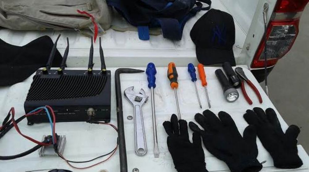 White: cuatro ladrones se enfrentaron a los tiros con la polic�a y escaparon