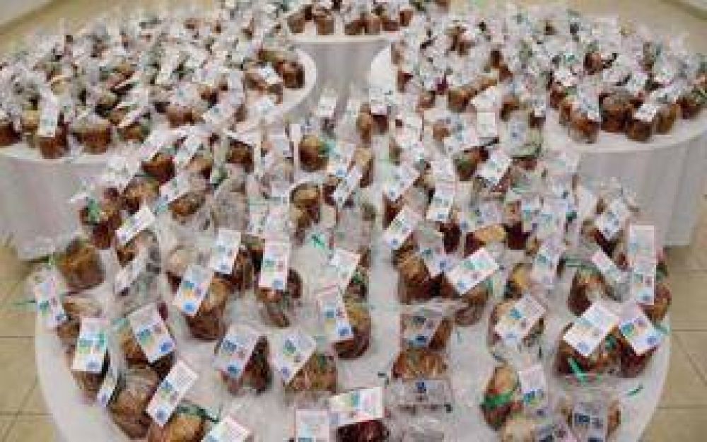 Entregaron mil pan dulces solidarios en Bah�a Blanca