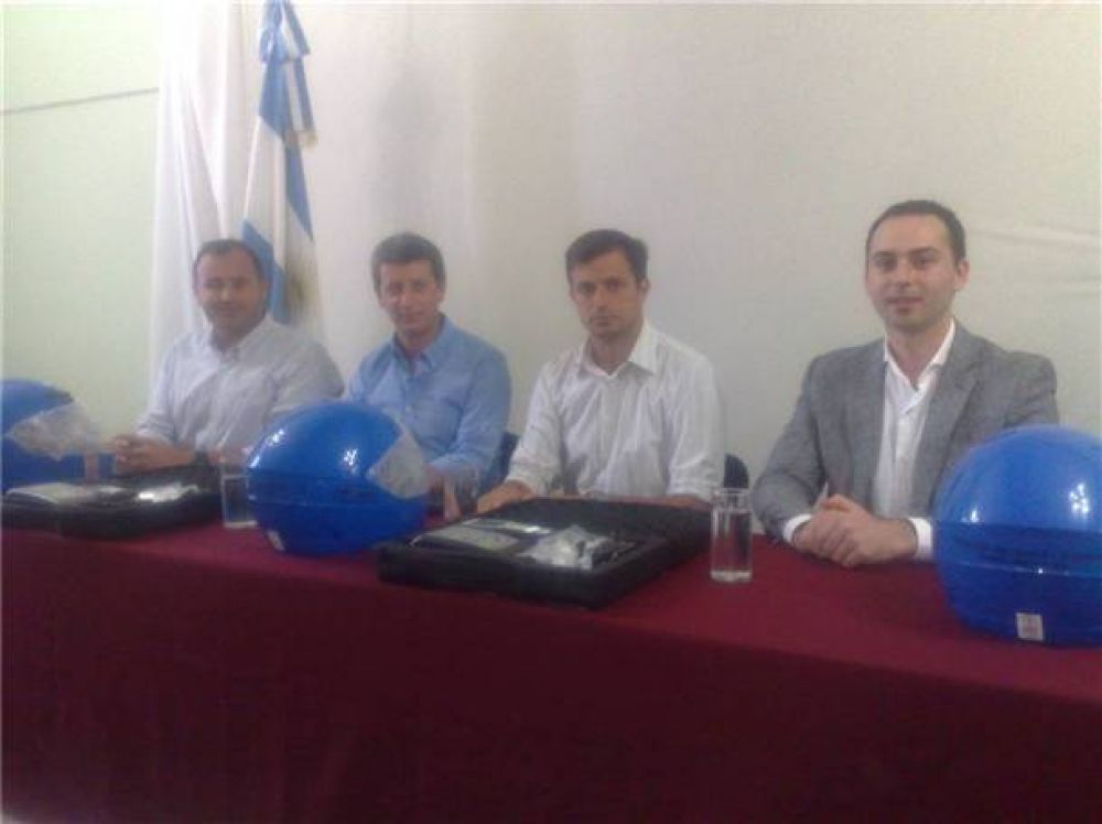 La Agencia de Seguridad Vial entreg� equipamiento para el control del tr�nsito
